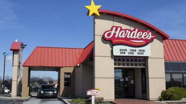 What Time Does Lunch Start at Hardee’s?: Quick Guide